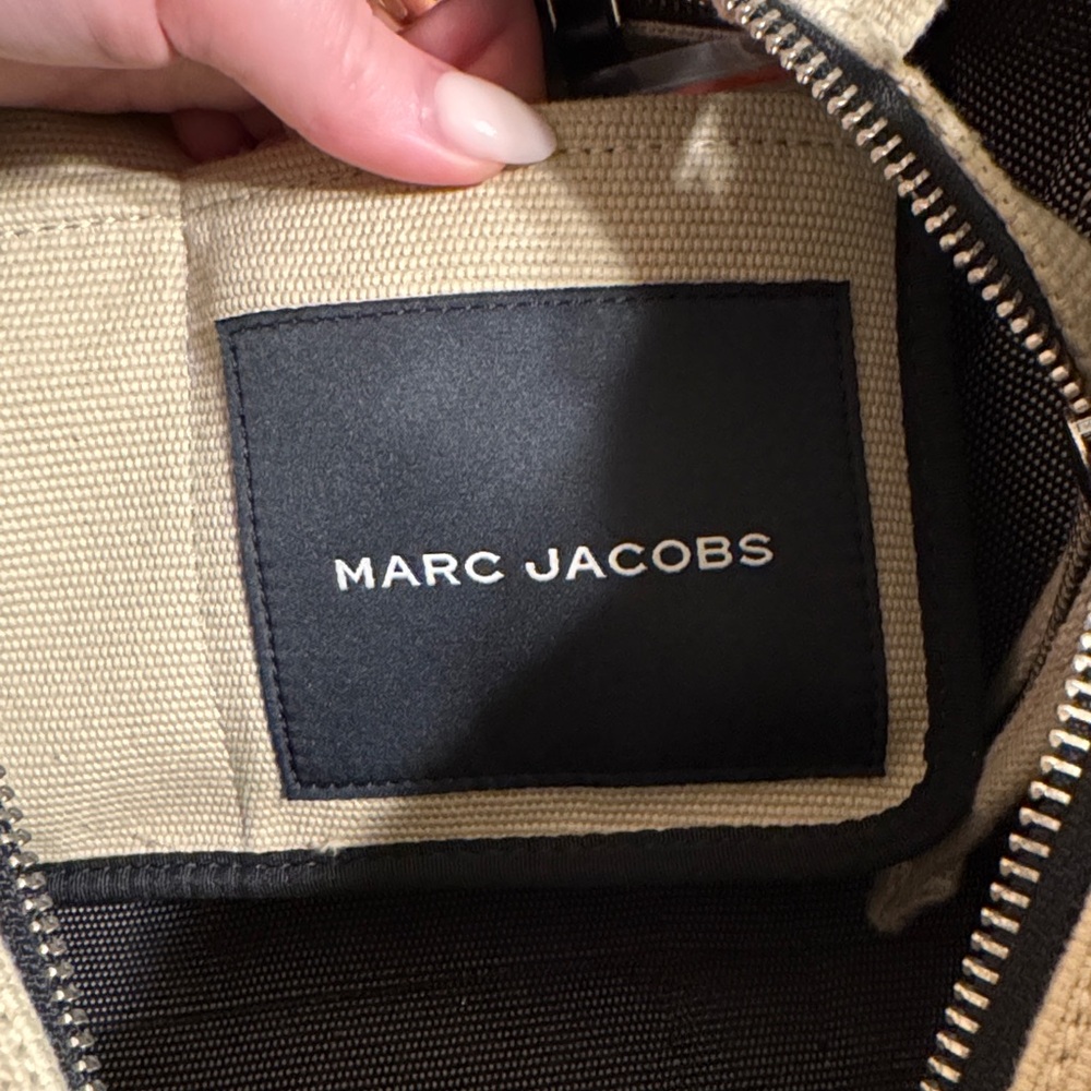 Marc Jacobs Cream and Black Tote Bag - Picture 2 of 5